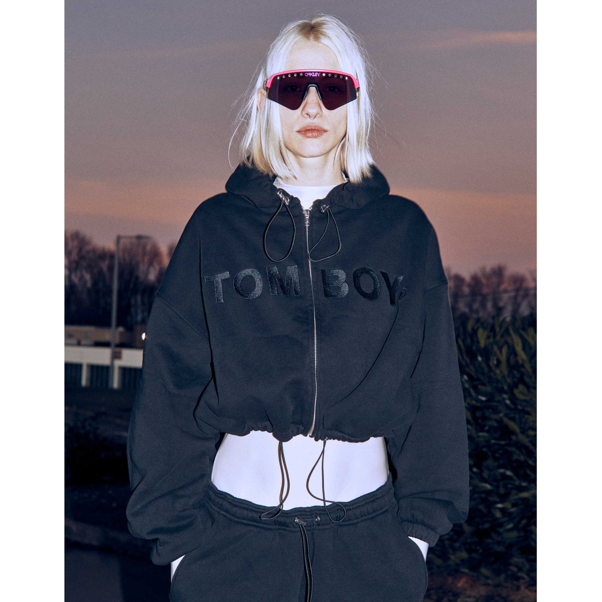 BLACK RUSH CROP HOODIE