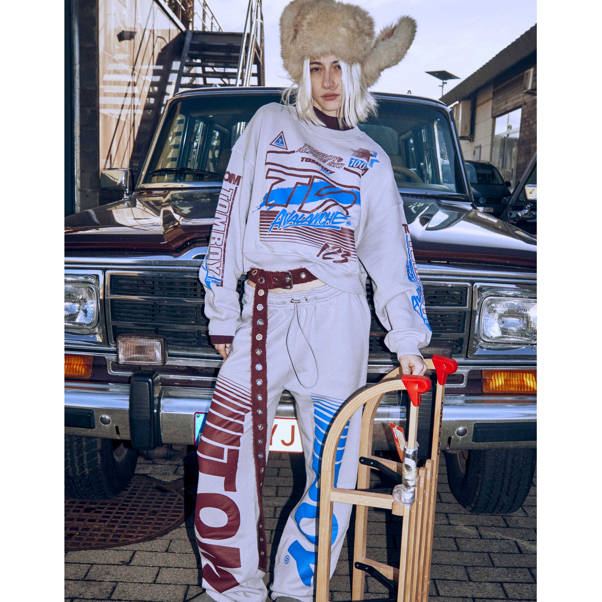 AVALANCHE CROP SWEATSHIRT